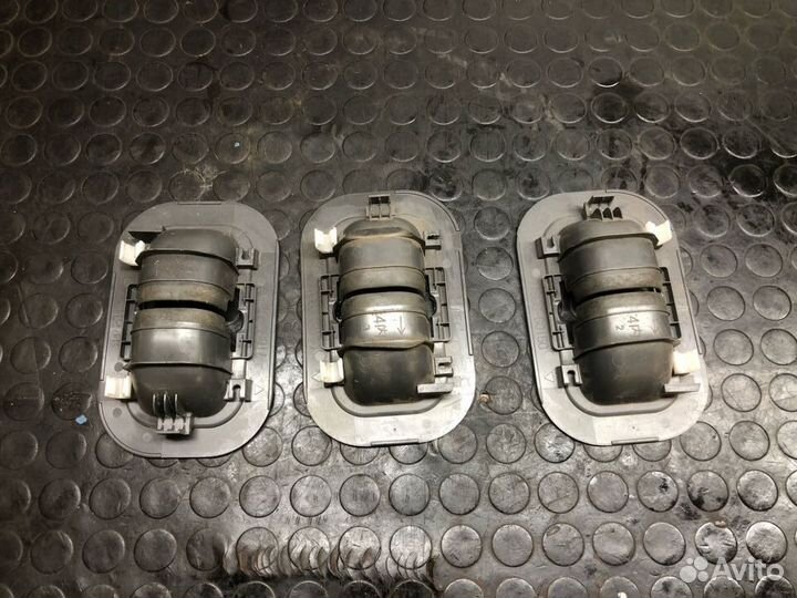 Заглушка крепления сидений Toyota Land Cruiser 200