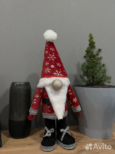 Дед мороз под елку