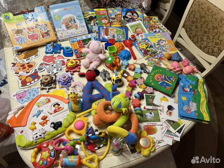 Игрушки развивающие, книжки