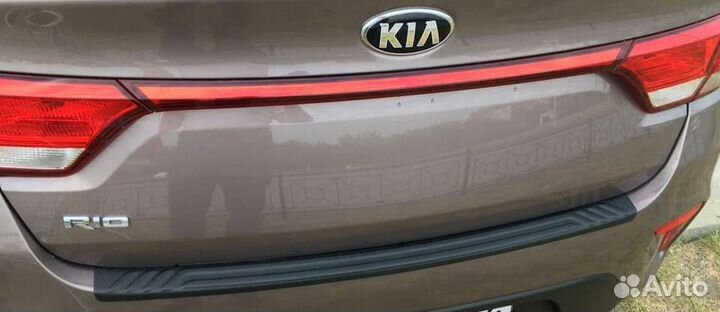Накладка на задний бампер Kia Rio 4