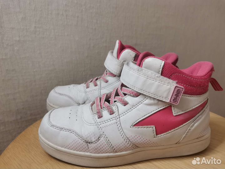 Кроссовки для девочки
