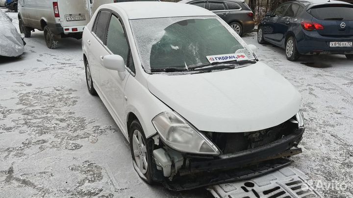 Кулак поворотный передний левый Nissan Tiida (C11) 40015-ED000