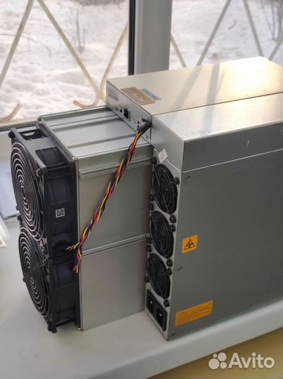 Asic майнер Bitmain Antminer S19