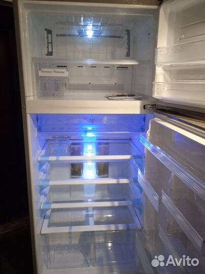 Холодильник Sharp SJ-SC59PV новый