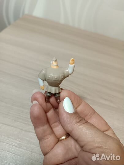 Игрушки из киндера 