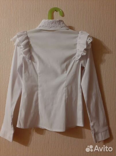Блузка белая