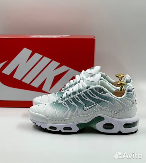 Кроссовки женские Nike Air Max Tn Plus