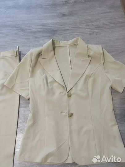 Брючный костюм женский 46