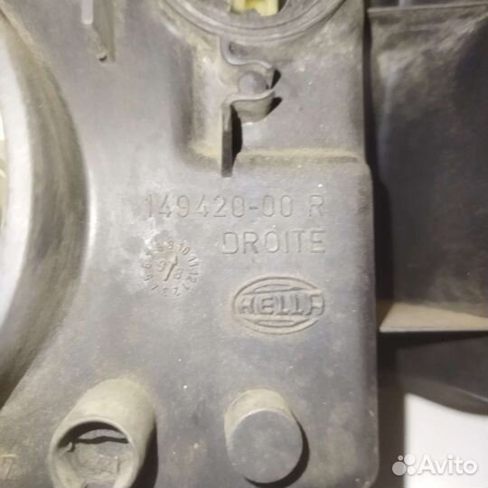 Фара правая Renault Laguna 1