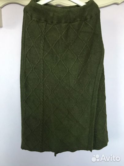 Новая юбка теплая с разрезом на запахе р.42-46