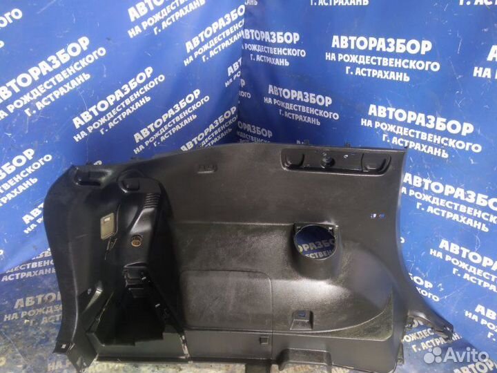 Обшивка багажника Toyota Verso минивен 2009