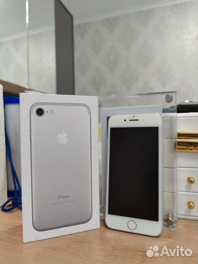 iPhone 7, 32 ГБ