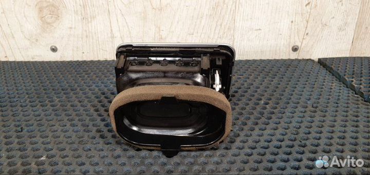 Дефлектор воздушный Volvo V70 BW