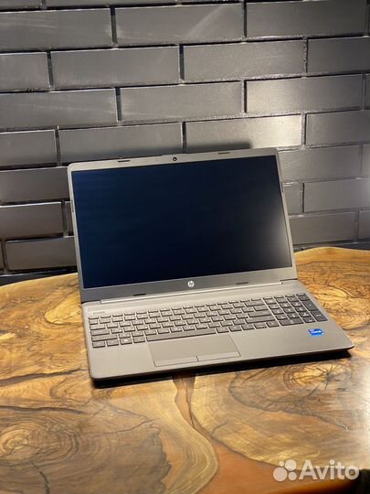 Ноутбук HP 250 G8 i5-1135G7/8Gb/512 NVMe
