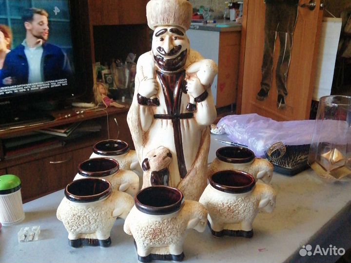 Графин пастух с рюмка и барашками