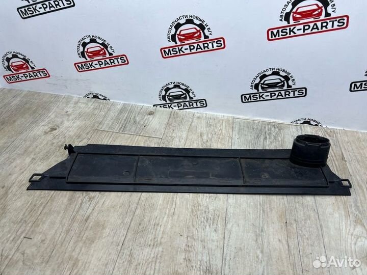 Дефлектор радиатора Renault Scenic 3 2010