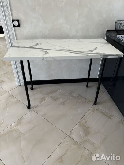 Кухонный стол