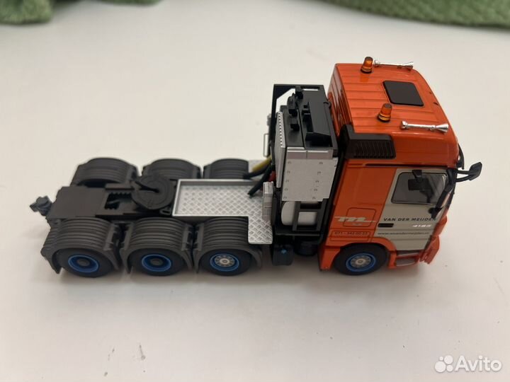 WSI 1/50 Mersedes-Benz 8x4