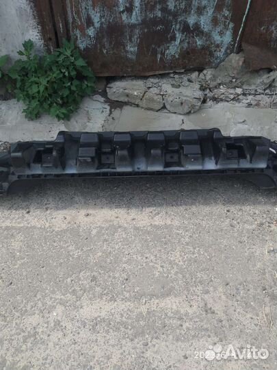 Усилитель заднего бампера на Пежо 408