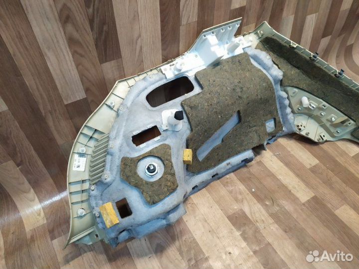 Обшивка багажника задняя правая Infiniti Инфинити