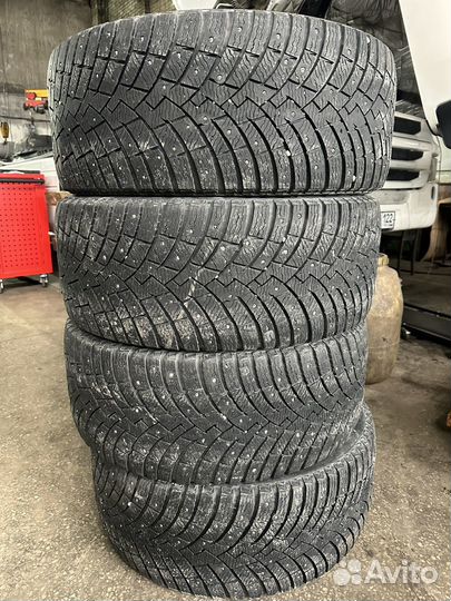 Pirelli Scorpion Ice Zero 2 285/40 R21