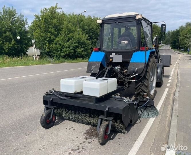 Щетка с бункером на мтз трактор задняя