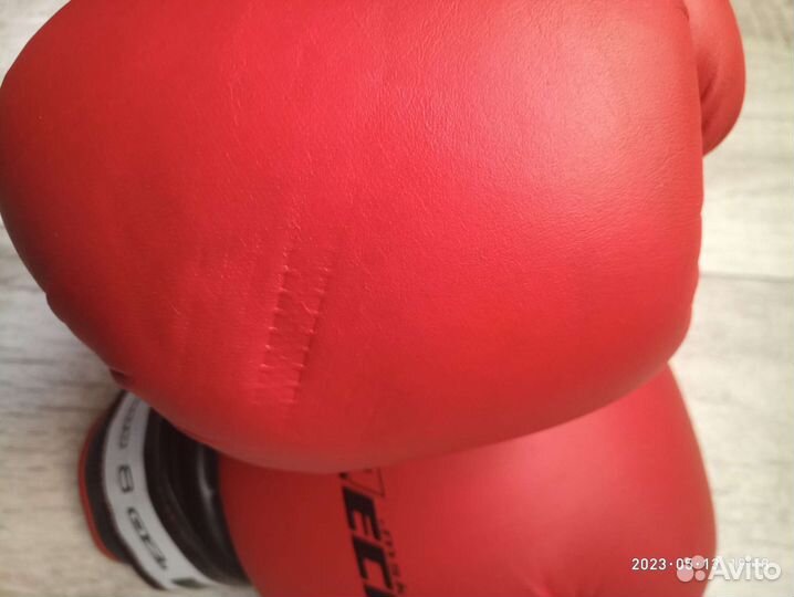 Боксерские перчатки