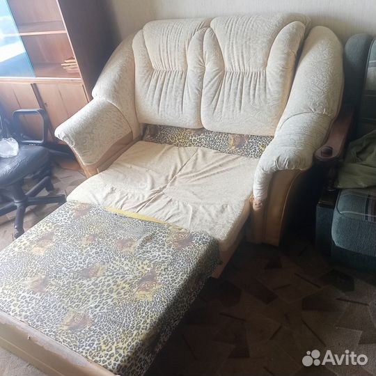 Диван