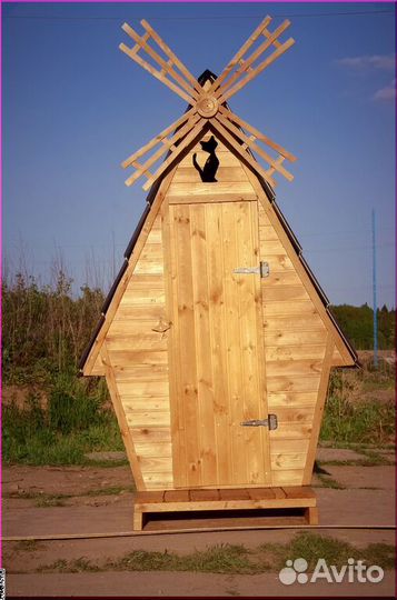Уличный туалет деревянный HME561