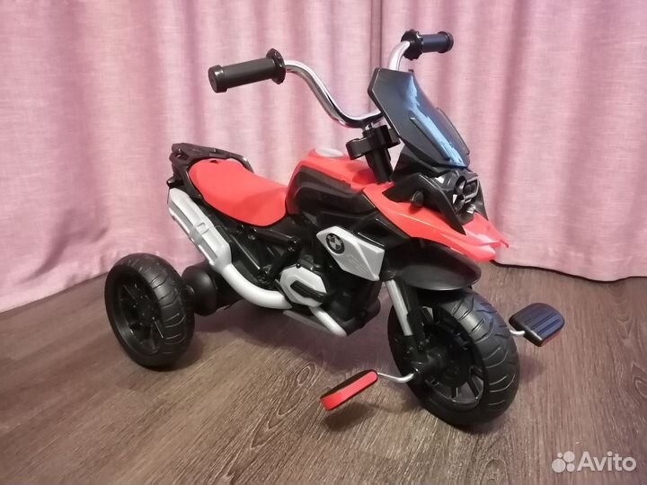 Трёхколёсный детский велосипед BMW