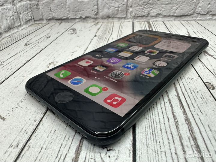 iPhone 8 Plus, 64 ГБ