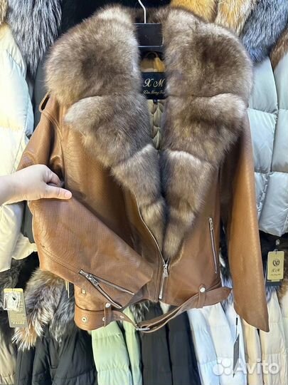 Кожаная куртка с мехом песца