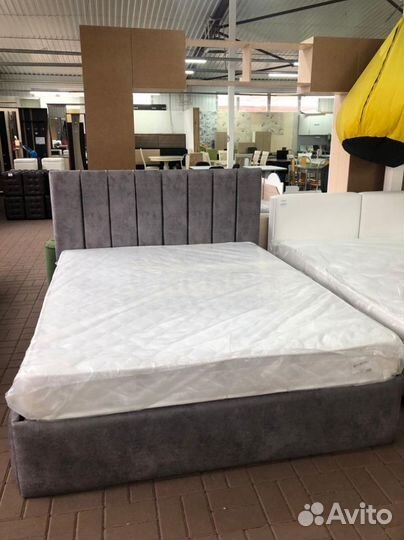 Кровать с подъёмным механизмом