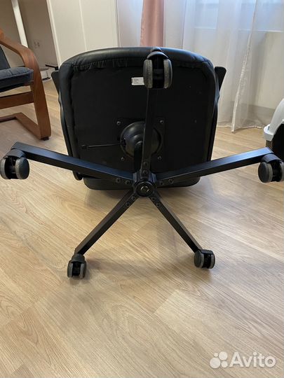 Компьютерный стул IKEA fingal