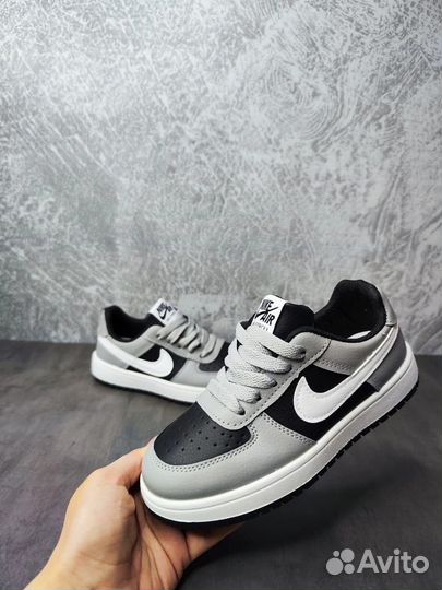 Кроссовки детские