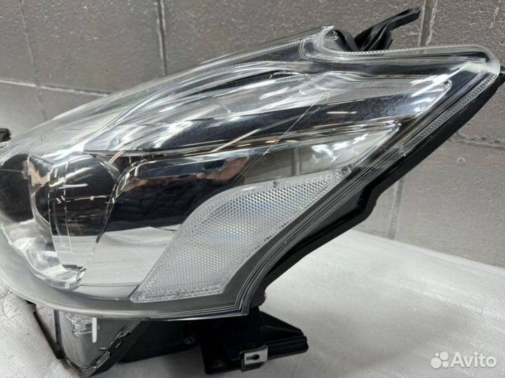 Фара LED передняя Toyota Prius Alpha ZVW40 2zrfxe