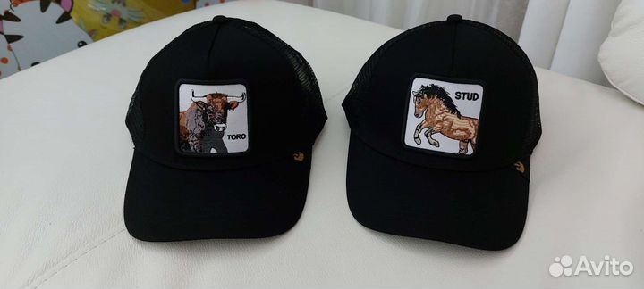 Бейсболка Goorin Bros сетка с лошадью и быком