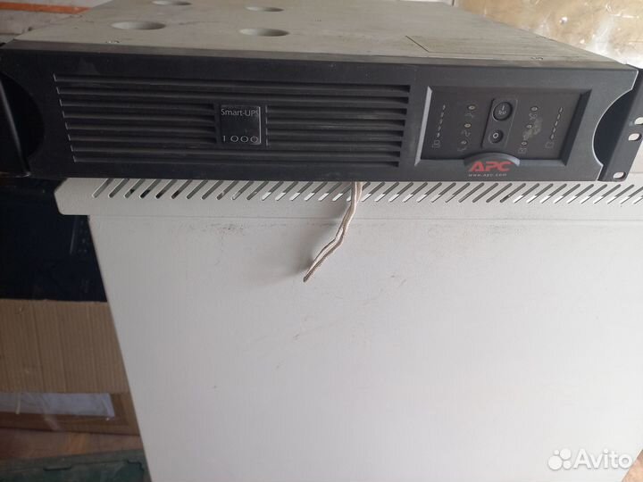Ибп APC. источник бесперебойного питания