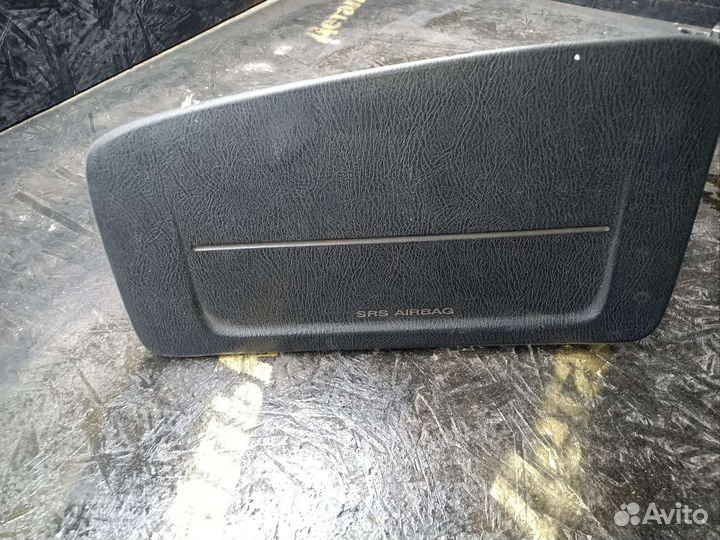 Подушка безопасности в торпедо Nissan bluebird