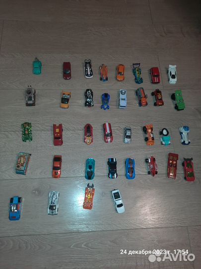 Коллекция машинок hot wheels 32 шт