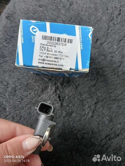 Датчик коленвала на Рено Логан