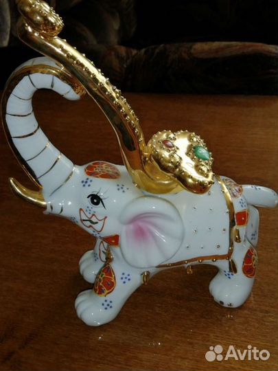 Фарфоровые слоники