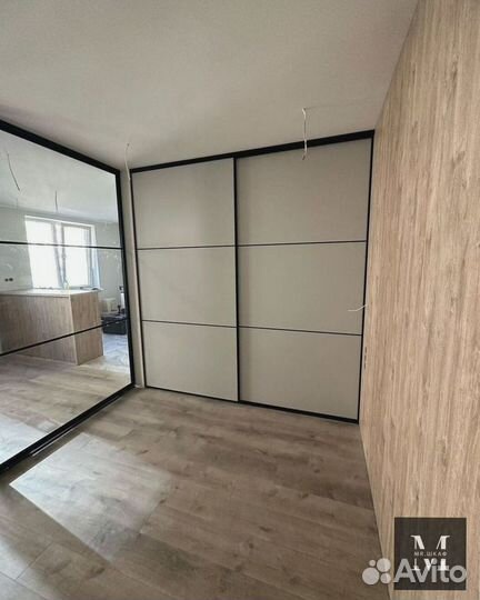 Современный шкаф купе