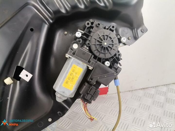 Стеклоподъемник электрический задний левый Audi A8