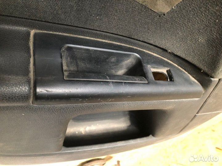 Обшивка двери задняя левая Ford Mondeo 3