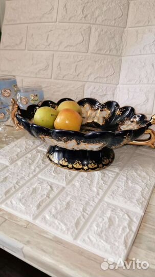 Тарелка, бокалы, фруктница