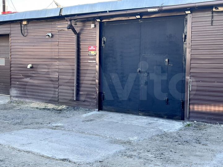 Гараж, > 30 м²