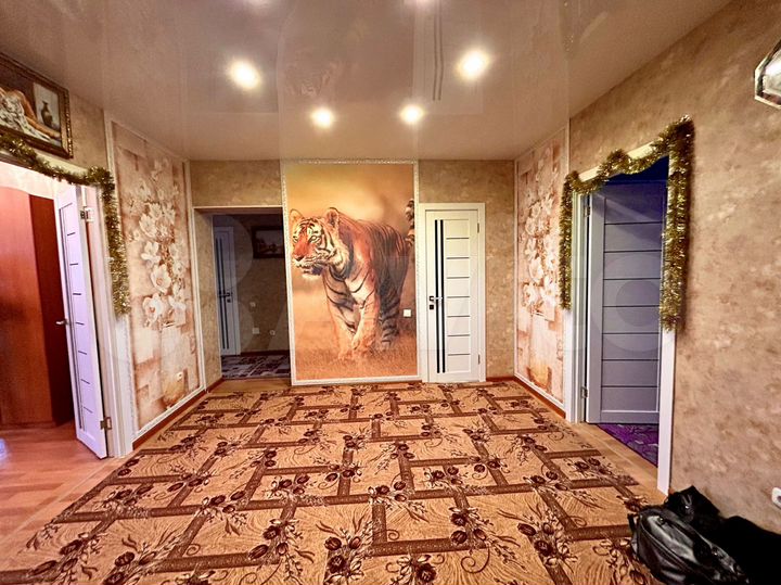 3-к. квартира, 104 м², 7/7 эт.