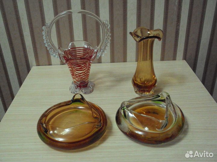 Пепельницы, вазочка и корзинка цветное стекло СССР
