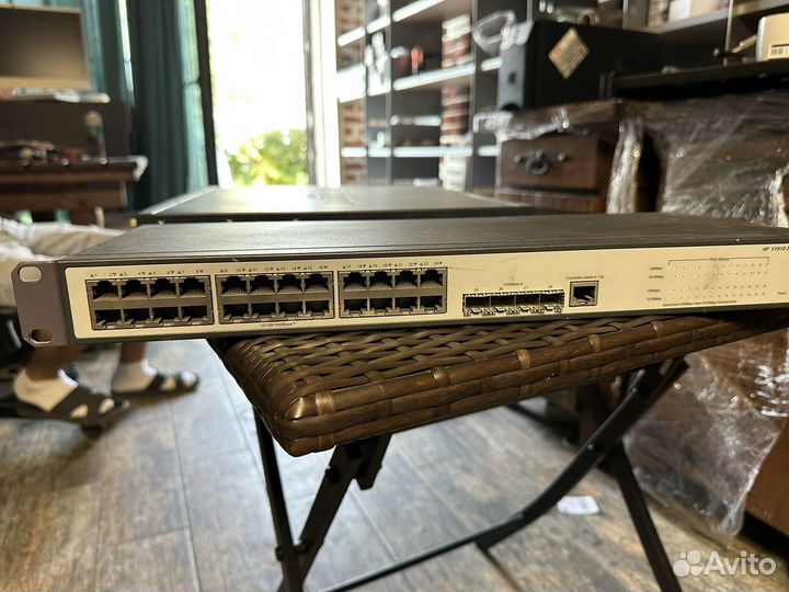 Коммутатор HP V1910-24G JE006A